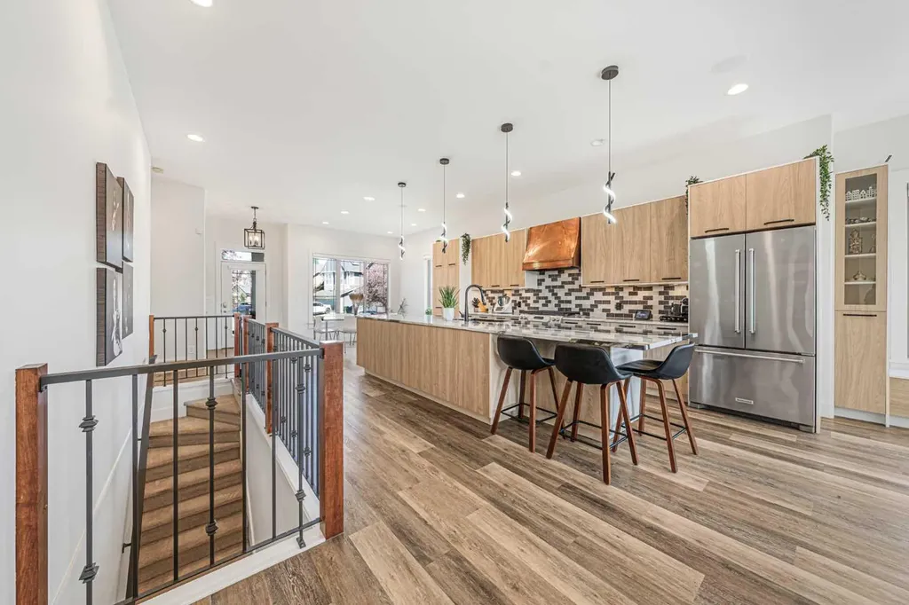 2 Discovery Ridge Heights SW Calgary AB T3H 5T1