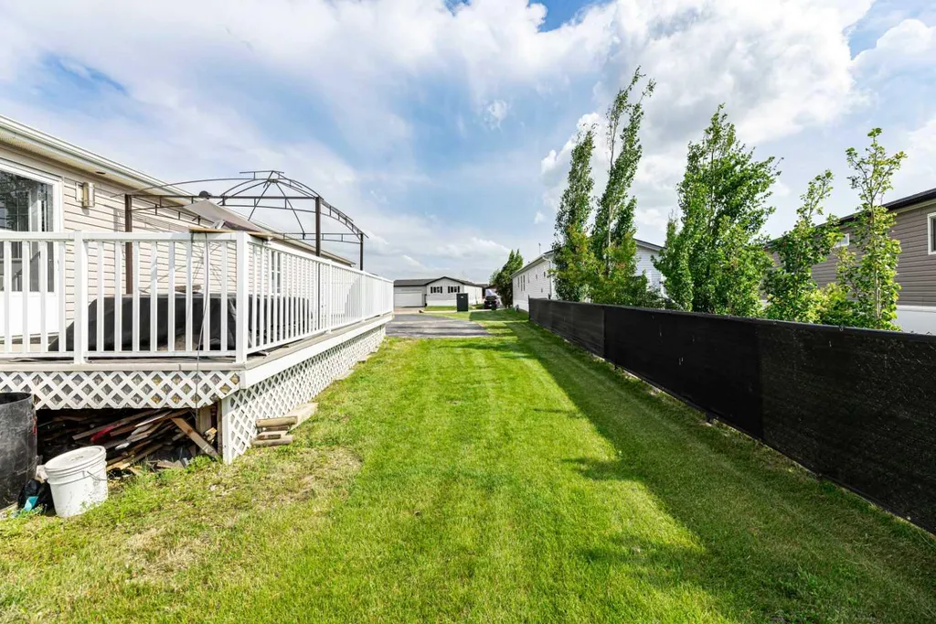 15 Mackenzie Ranch Way Lacombe AB T4L 0B4
