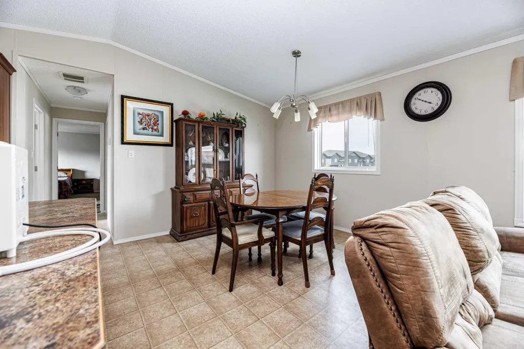 15 Mackenzie Ranch Way Lacombe AB T4L 0B4