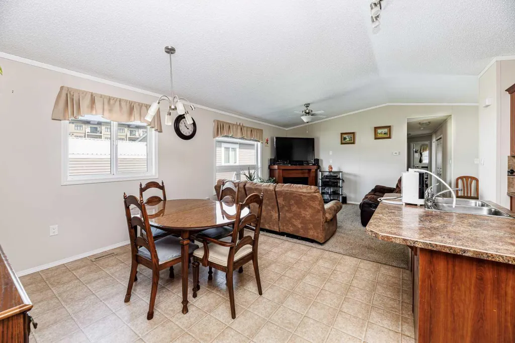 15 Mackenzie Ranch Way Lacombe AB T4L 0B4
