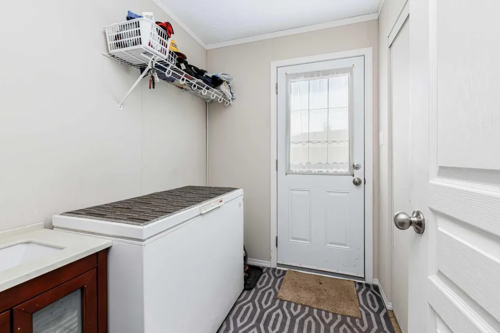 15 Mackenzie Ranch Way Lacombe AB T4L 0B4