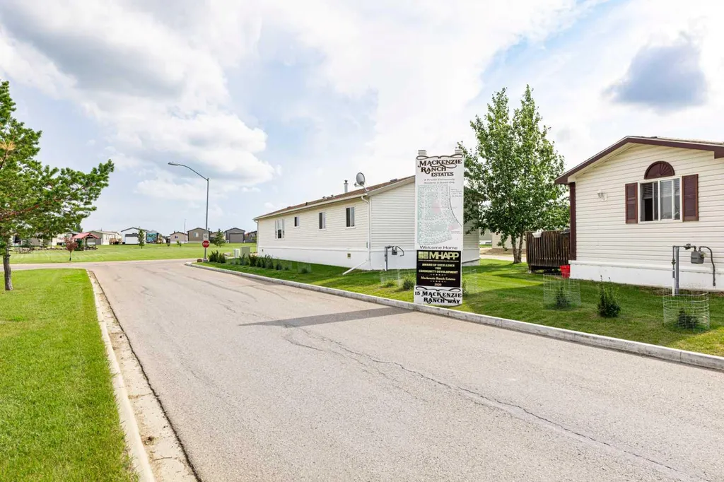 15 Mackenzie Ranch Way Lacombe AB T4L 0B4