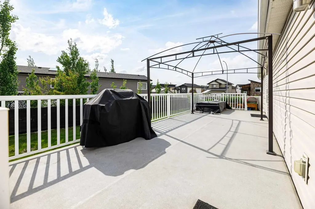 15 Mackenzie Ranch Way Lacombe AB T4L 0B4