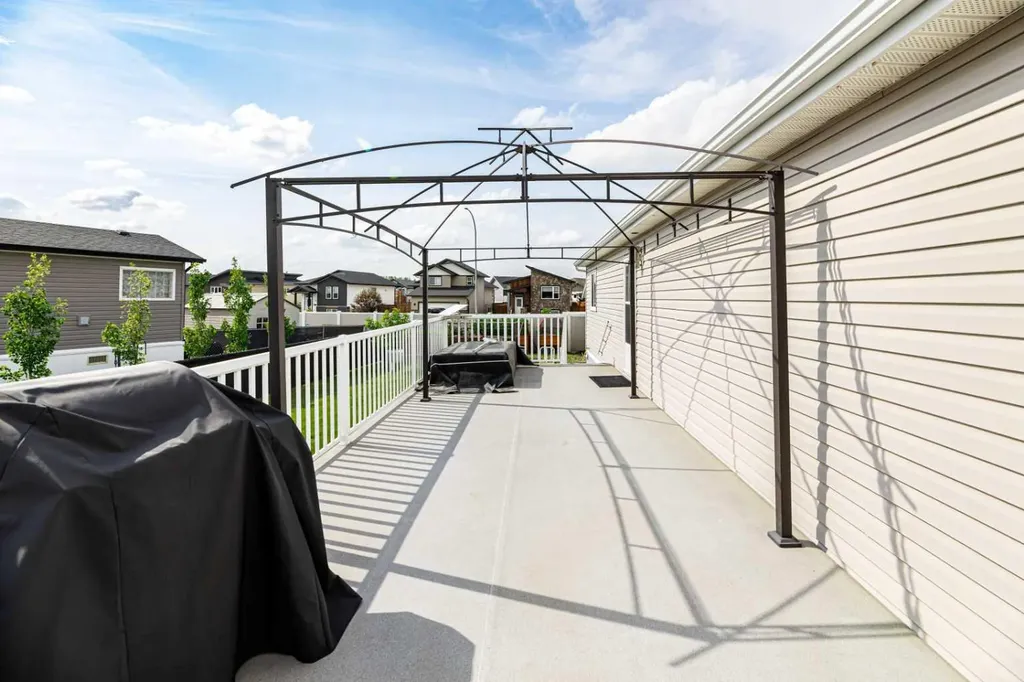 15 Mackenzie Ranch Way Lacombe AB T4L 0B4