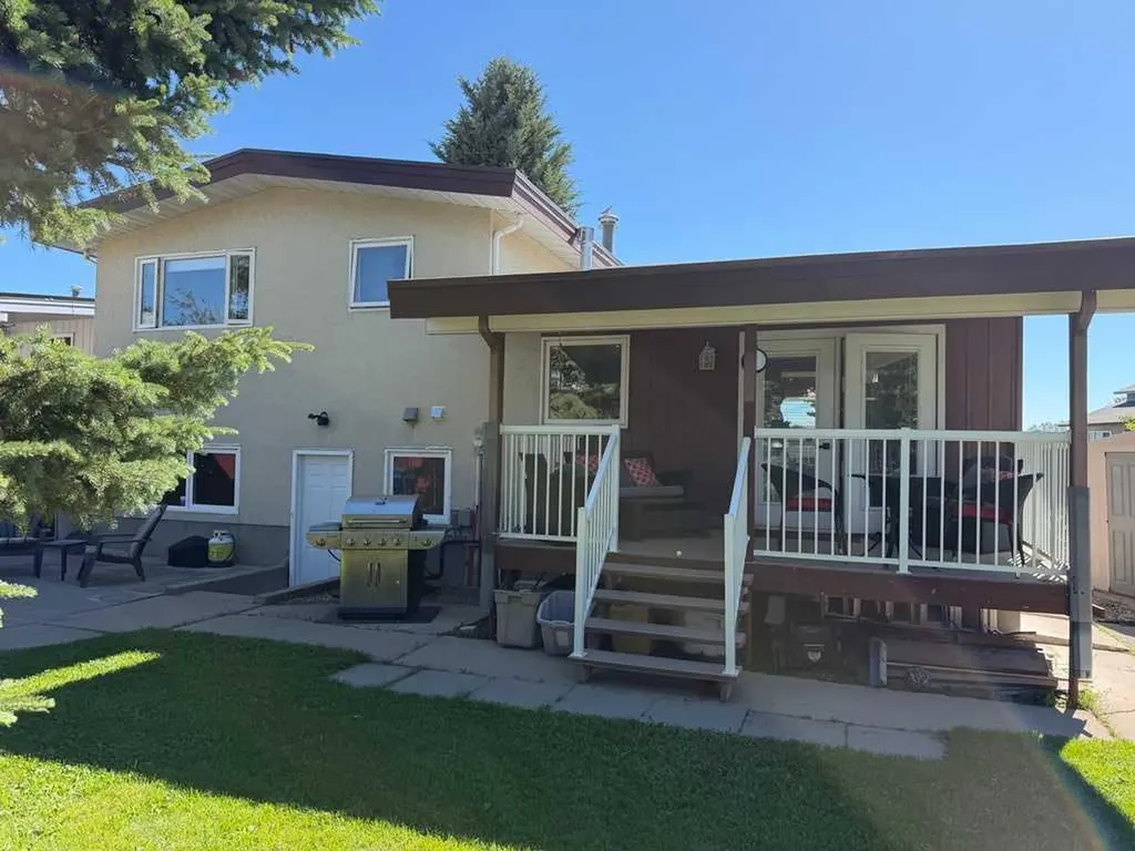 2220 42 Street S Lethbridge AB T1K 4Y8