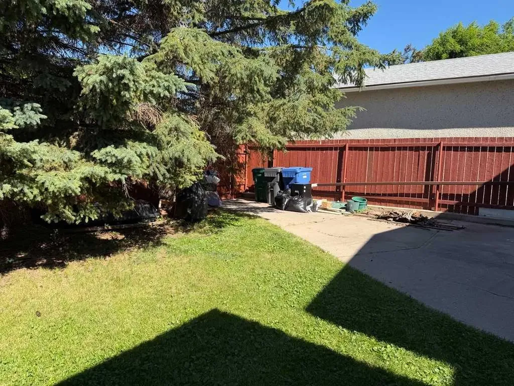 2220 42 Street S Lethbridge AB T1K 4Y8