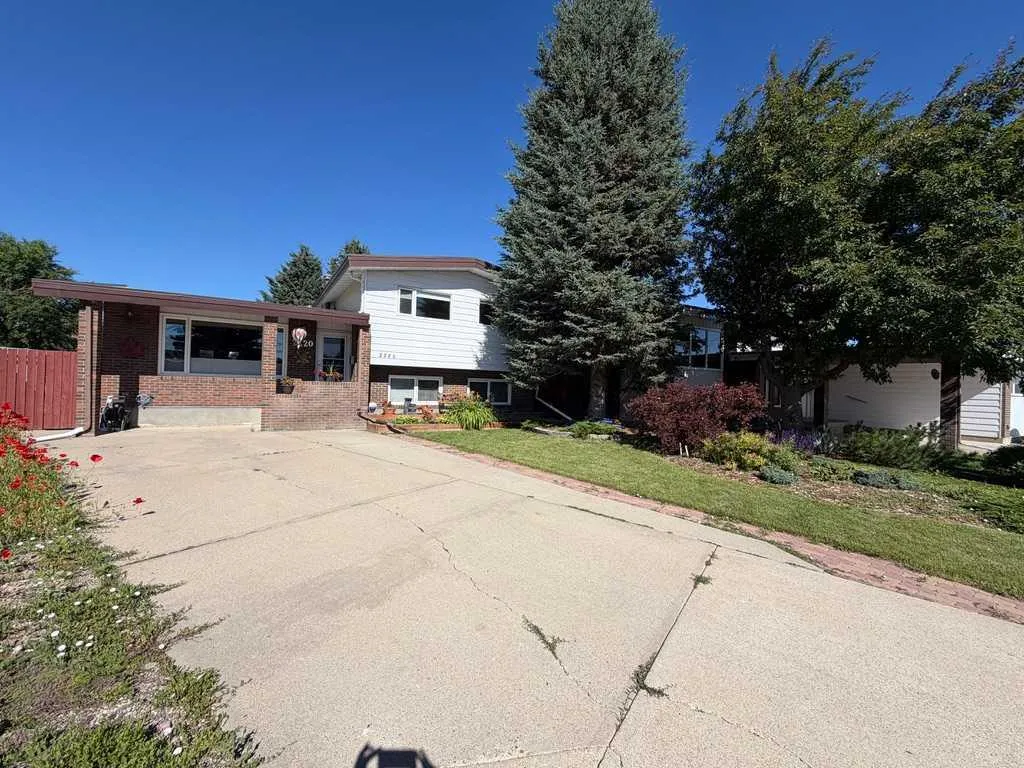 2220 42 Street S Lethbridge AB T1K 4Y8
