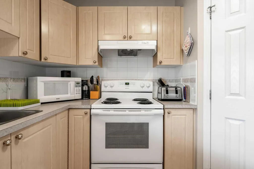 172 Citadel Bluff Close NW Calgary AB T3G 5E3
