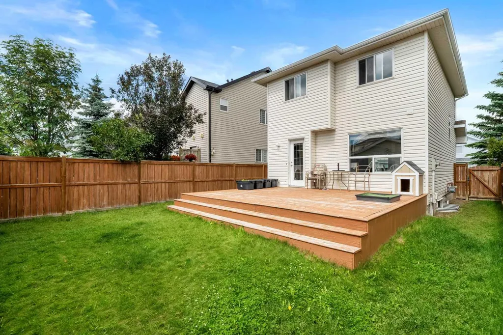 172 Citadel Bluff Close NW Calgary AB T3G 5E3