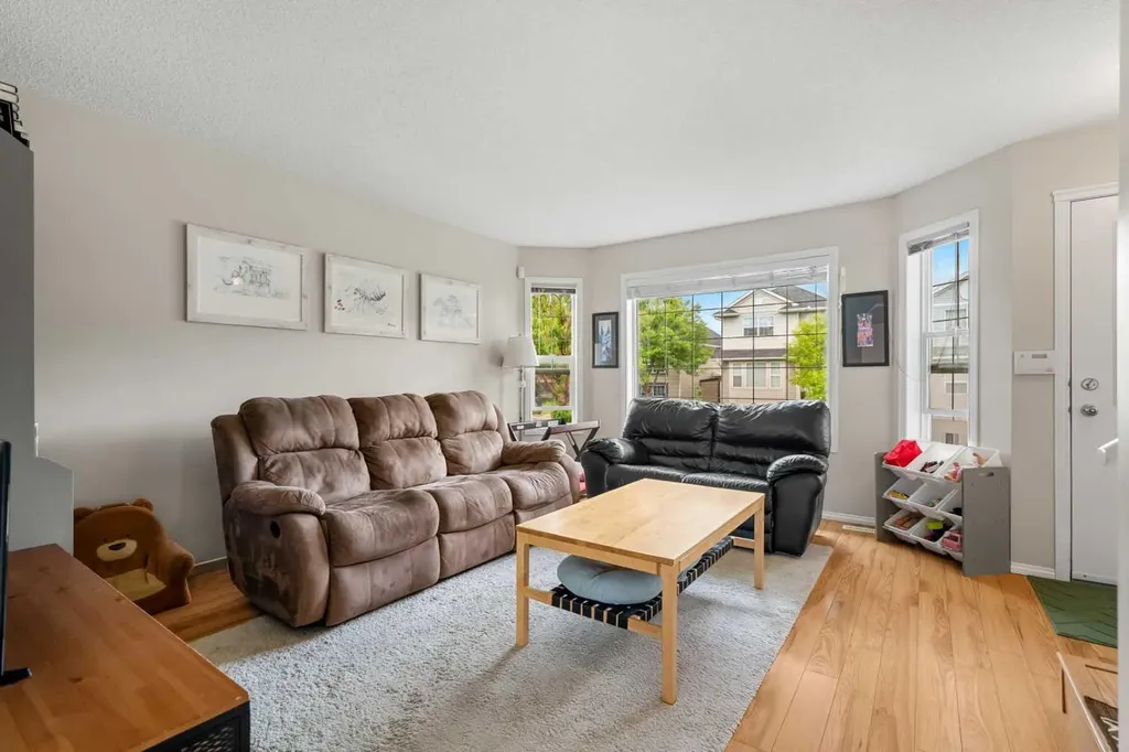 172 Citadel Bluff Close NW Calgary AB T3G 5E3