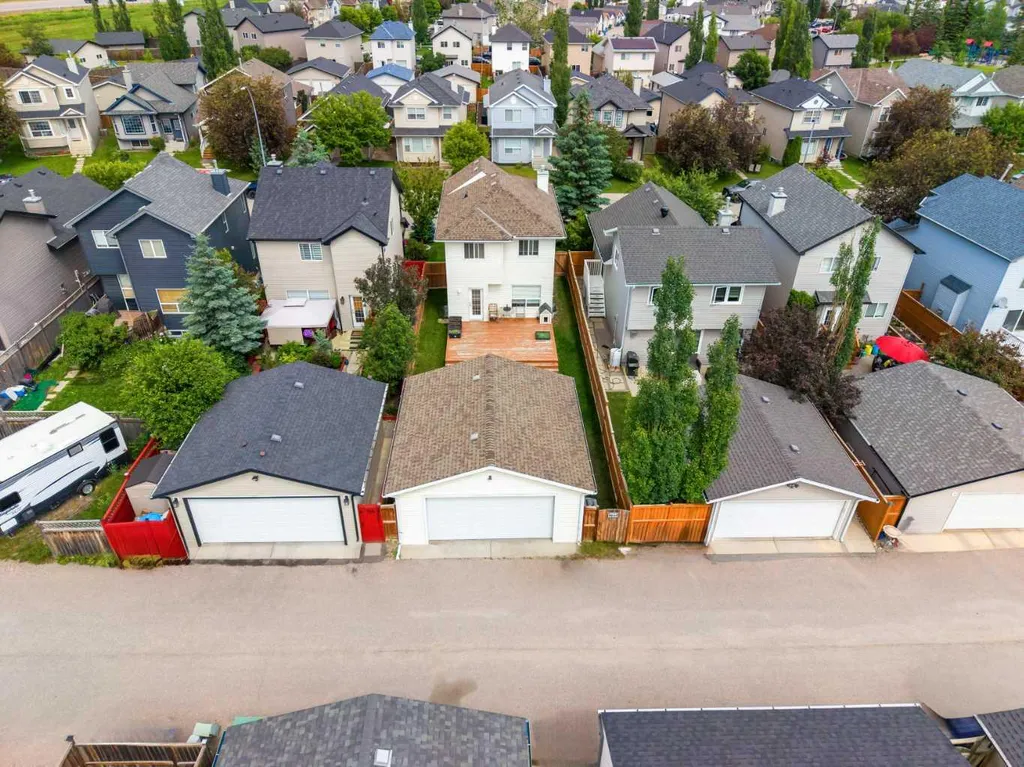 172 Citadel Bluff Close NW Calgary AB T3G 5E3