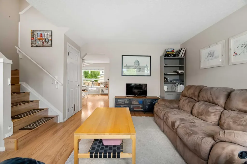 172 Citadel Bluff Close NW Calgary AB T3G 5E3
