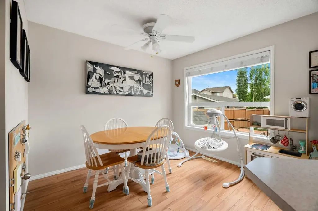 172 Citadel Bluff Close NW Calgary AB T3G 5E3