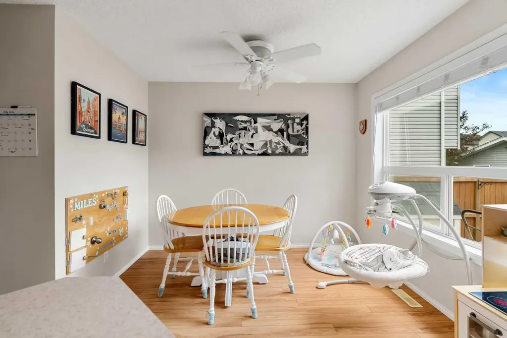 172 Citadel Bluff Close NW Calgary AB T3G 5E3