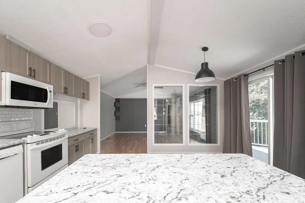 125 Greenwich Lane Fort Mcmurray AB T9H 3Z2