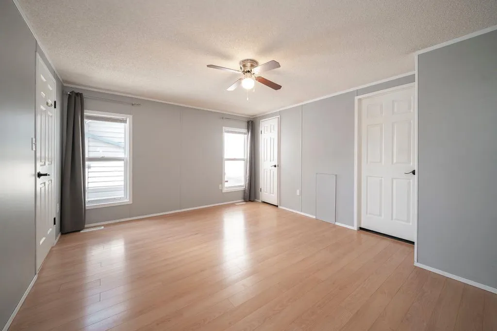 125 Greenwich Lane Fort Mcmurray AB T9H 3Z2