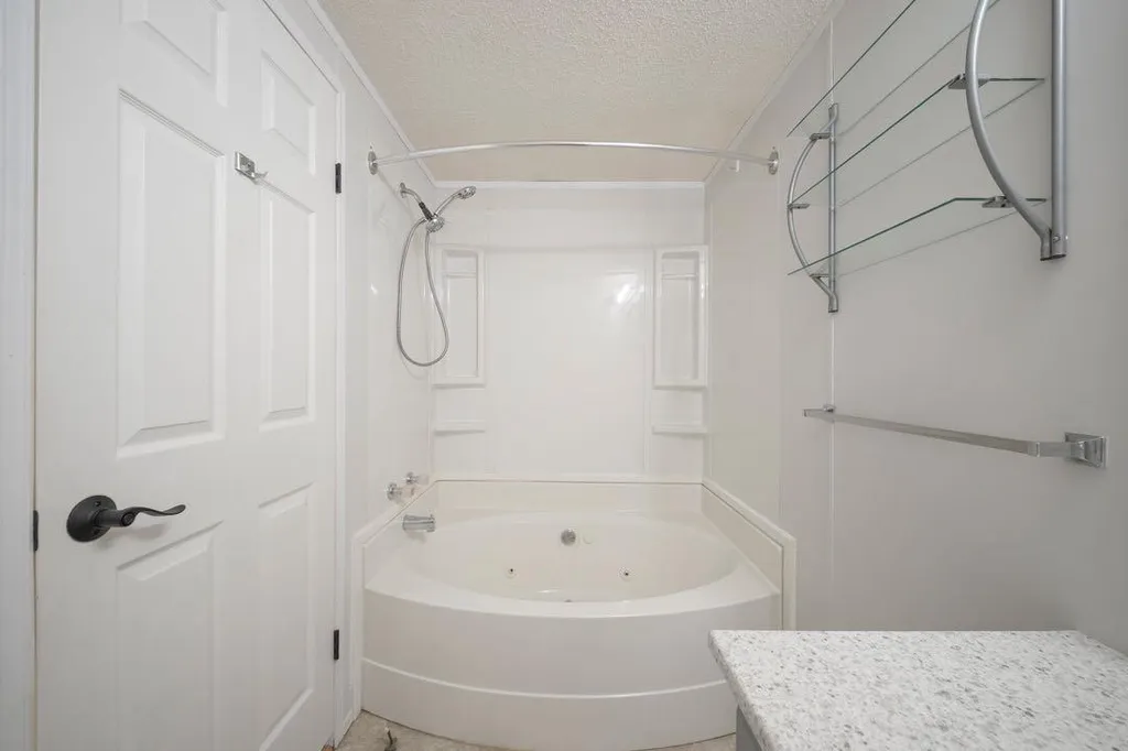 125 Greenwich Lane Fort Mcmurray AB T9H 3Z2
