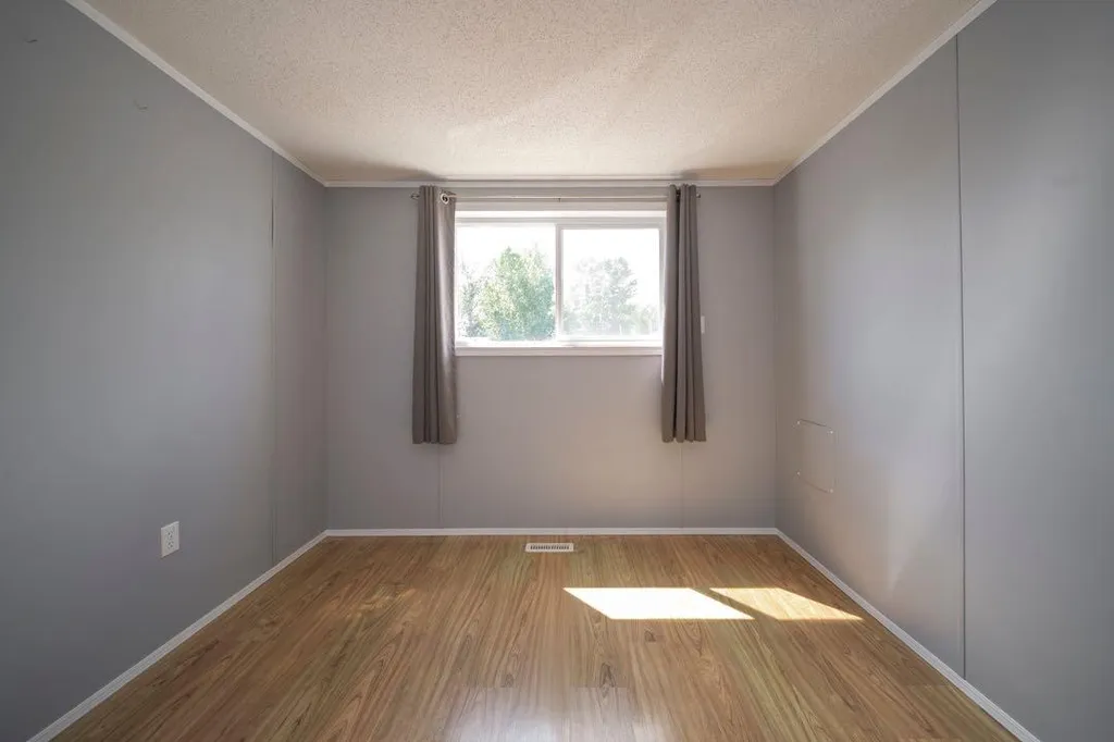 125 Greenwich Lane Fort Mcmurray AB T9H 3Z2