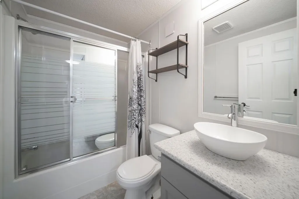 125 Greenwich Lane Fort Mcmurray AB T9H 3Z2