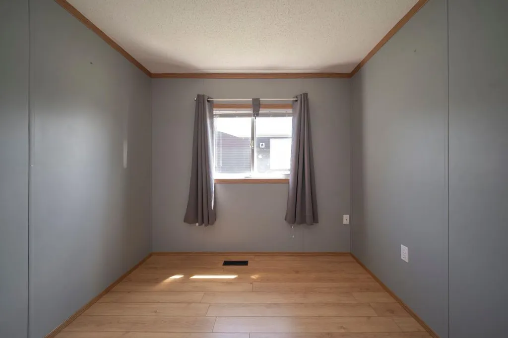 125 Greenwich Lane Fort Mcmurray AB T9H 3Z2