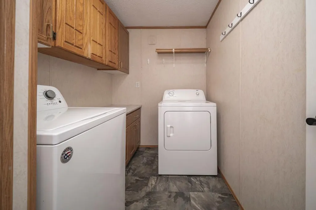 125 Greenwich Lane Fort Mcmurray AB T9H 3Z2