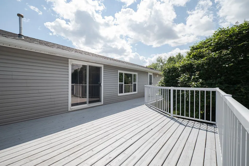 125 Greenwich Lane Fort Mcmurray AB T9H 3Z2