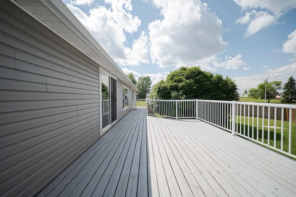 125 Greenwich Lane Fort Mcmurray AB T9H 3Z2