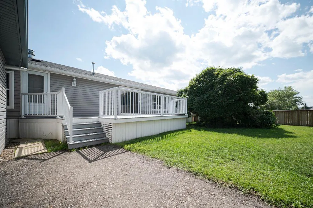 125 Greenwich Lane Fort Mcmurray AB T9H 3Z2