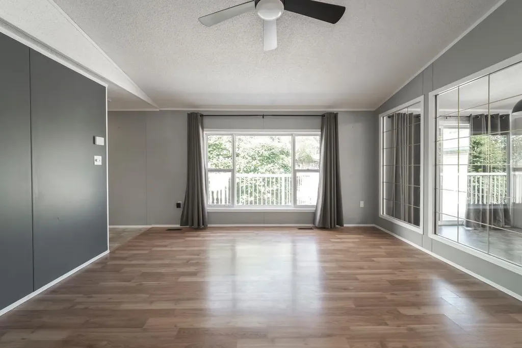 125 Greenwich Lane Fort Mcmurray AB T9H 3Z2