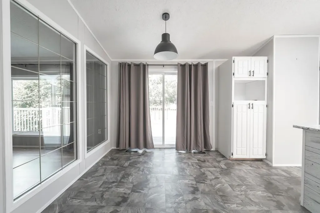 125 Greenwich Lane Fort Mcmurray AB T9H 3Z2
