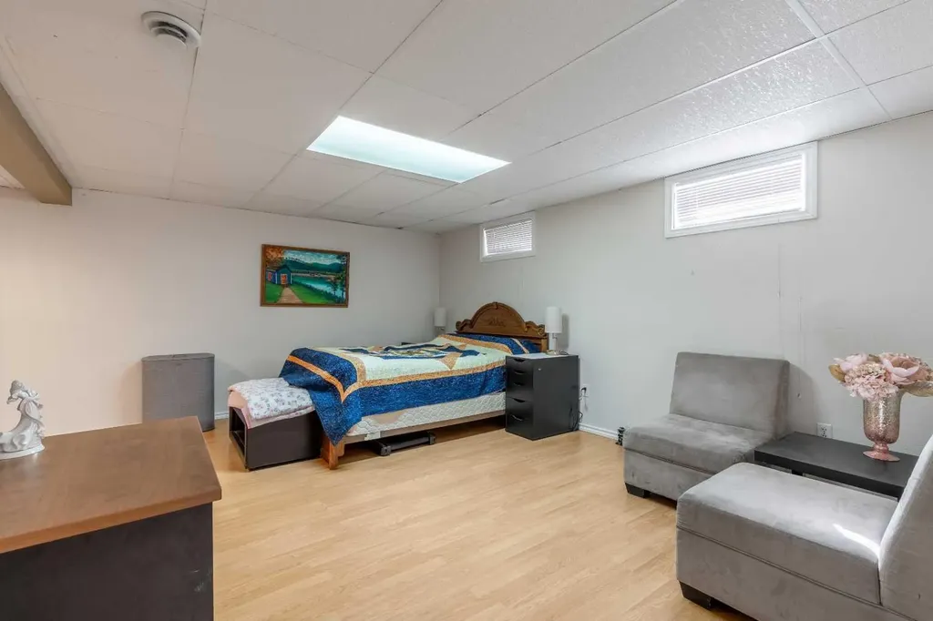 27 Laval Boulevard W Lethbridge AB T1K 4E1