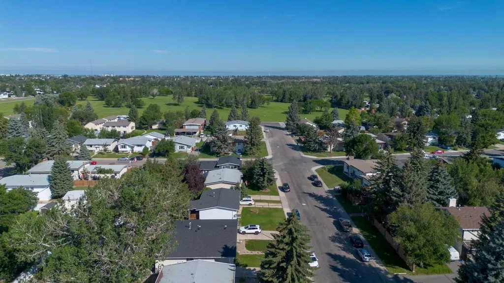 27 Laval Boulevard W Lethbridge AB T1K 4E1