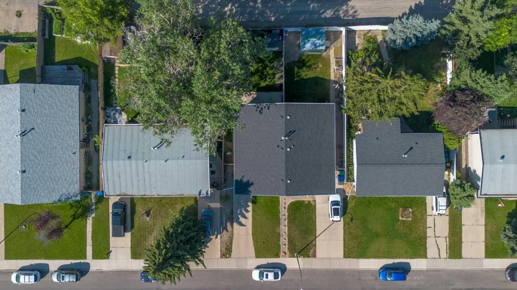 27 Laval Boulevard W Lethbridge AB T1K 4E1