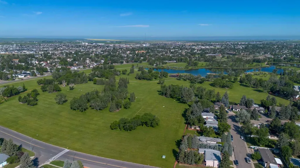 27 Laval Boulevard W Lethbridge AB T1K 4E1
