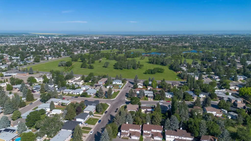 27 Laval Boulevard W Lethbridge AB T1K 4E1