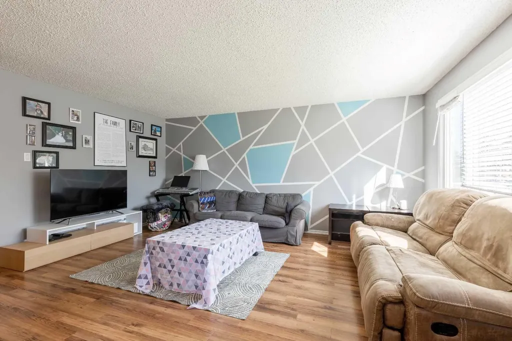 27 Laval Boulevard W Lethbridge AB T1K 4E1