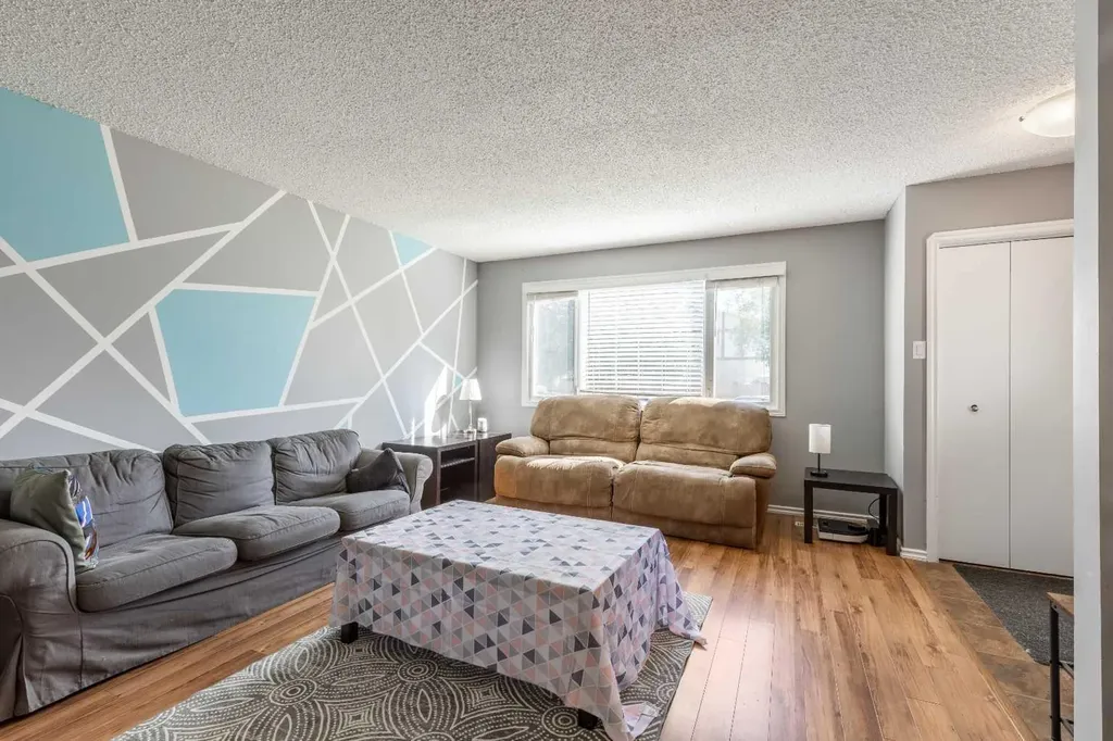 27 Laval Boulevard W Lethbridge AB T1K 4E1