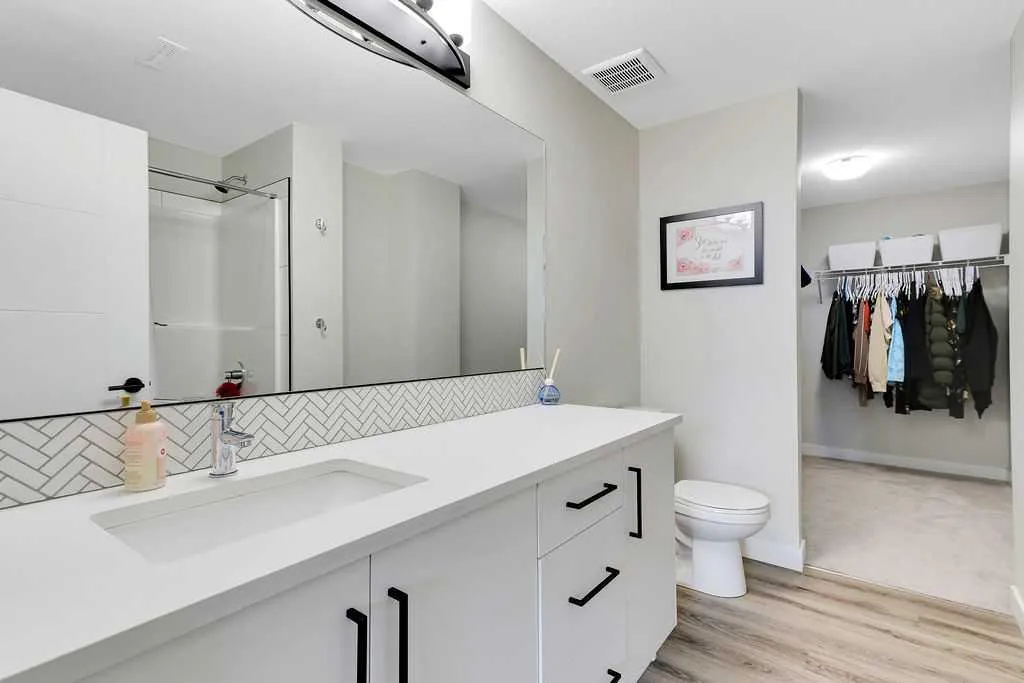 30 Evergreen Way Red Deer AB T4P 3E5