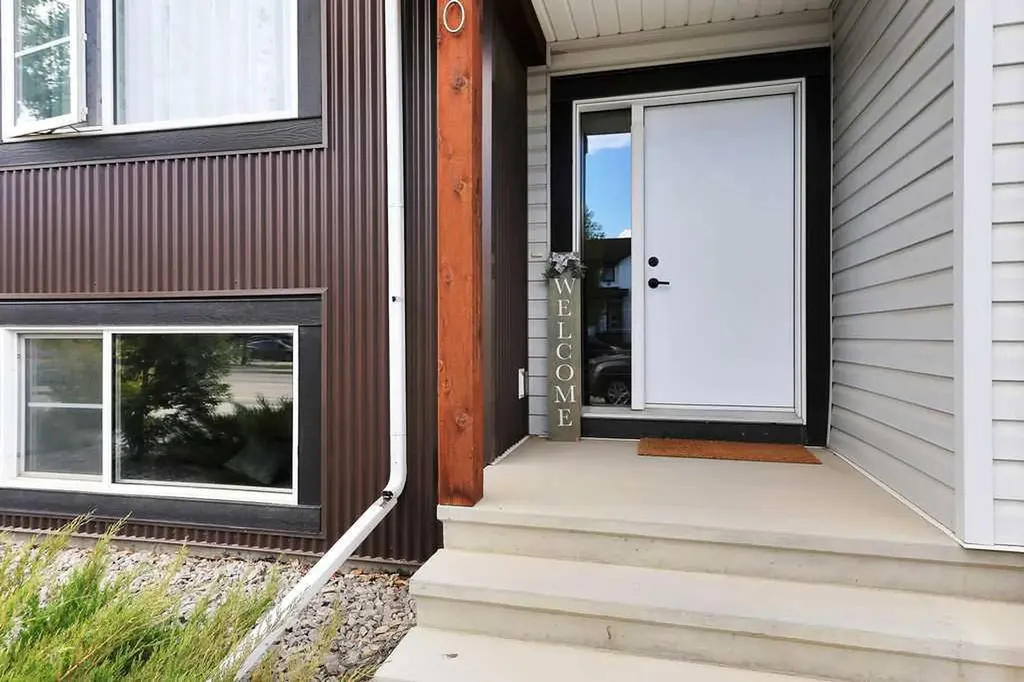 30 Evergreen Way Red Deer AB T4P 3E5