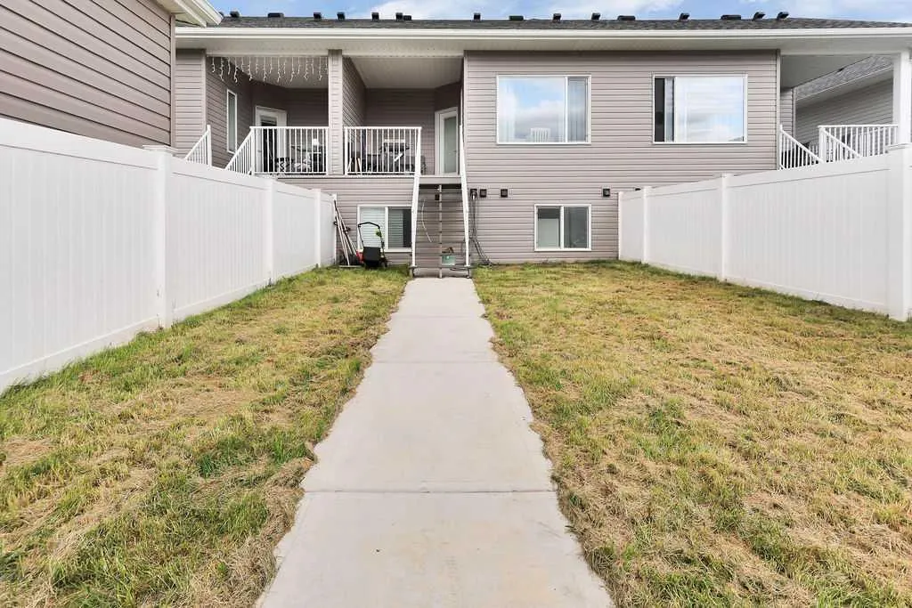 30 Evergreen Way Red Deer AB T4P 3E5