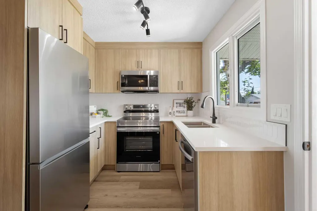 7845 22 Street SE Calgary AB T2C 1Y8