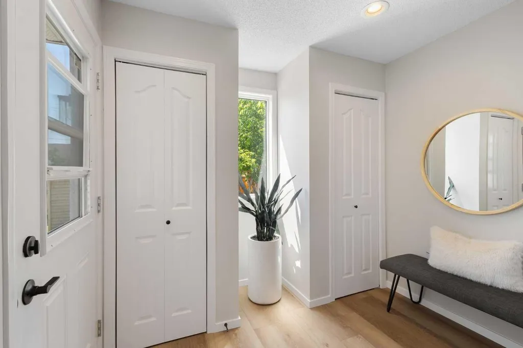 7845 22 Street SE Calgary AB T2C 1Y8