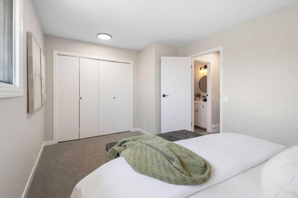 7845 22 Street SE Calgary AB T2C 1Y8