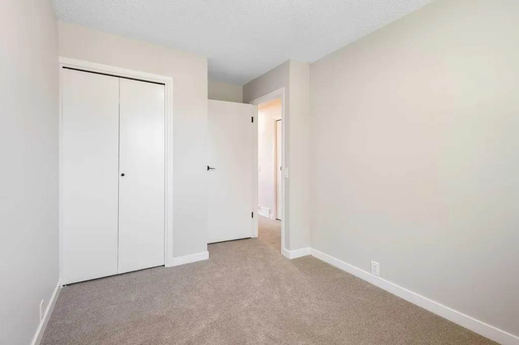 7845 22 Street SE Calgary AB T2C 1Y8
