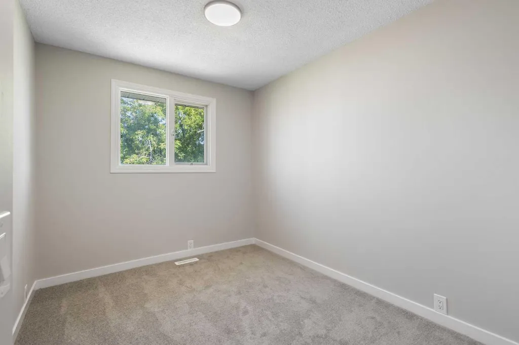 7845 22 Street SE Calgary AB T2C 1Y8