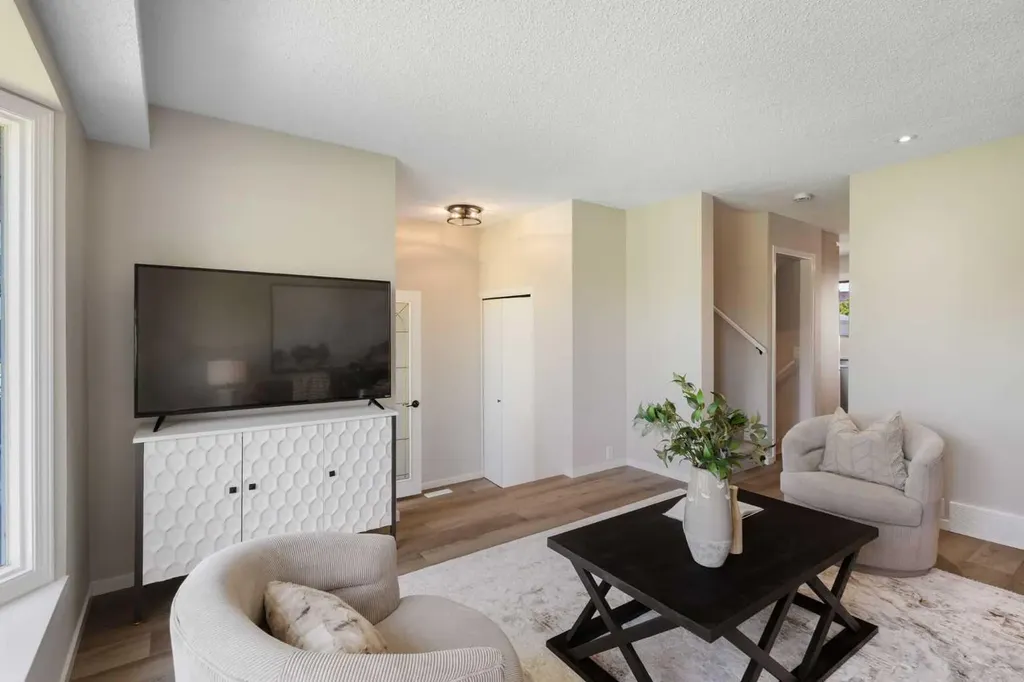7845 22 Street SE Calgary AB T2C 1Y8