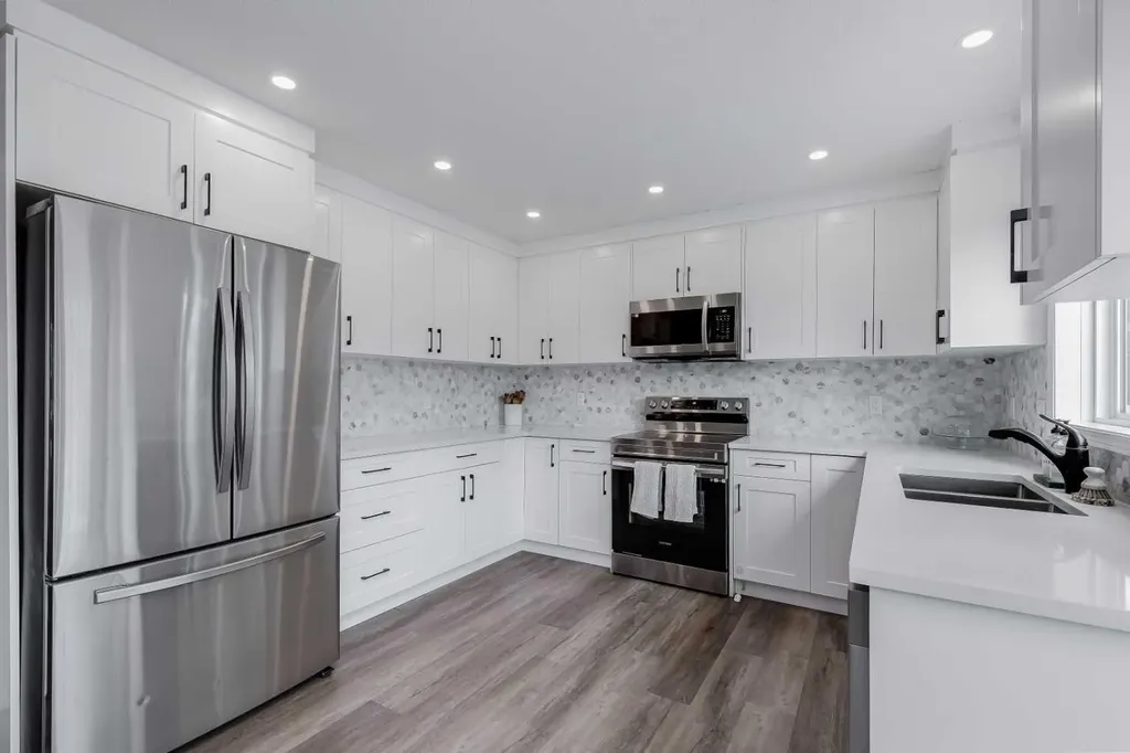 540 Shawinigan Drive SW Calgary AB T2Y 2G1