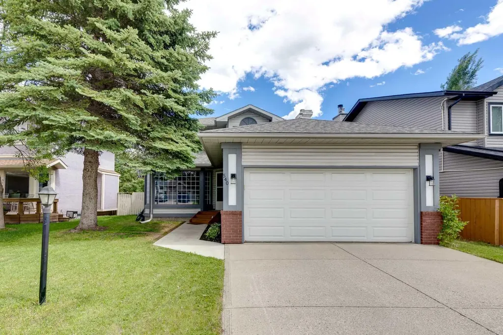 540 Shawinigan Drive SW Calgary AB T2Y 2G1