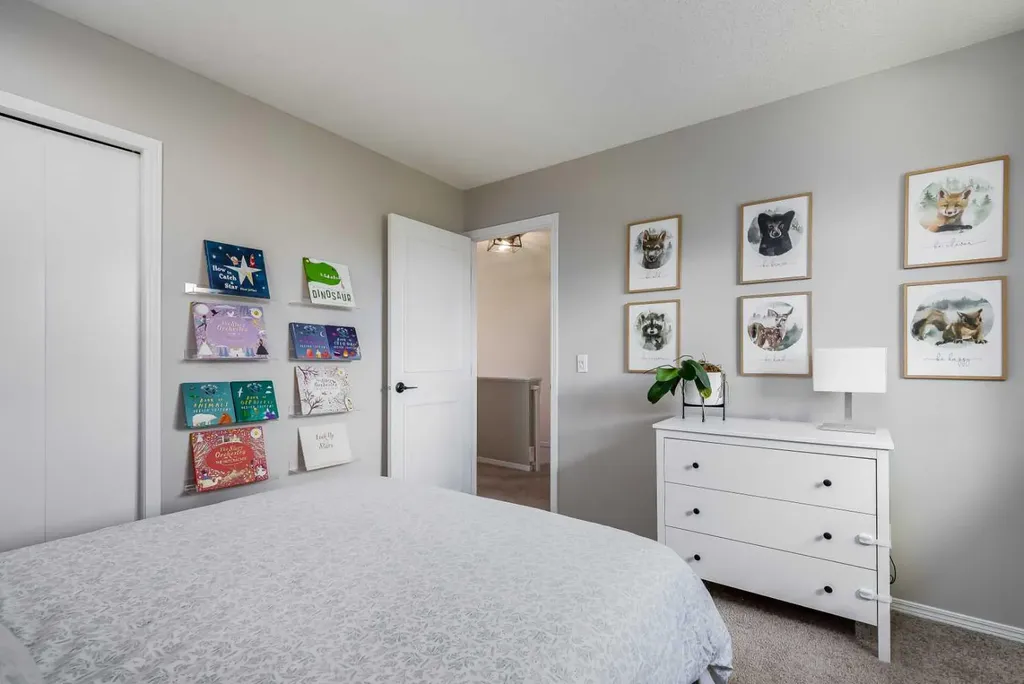 540 Shawinigan Drive SW Calgary AB T2Y 2G1