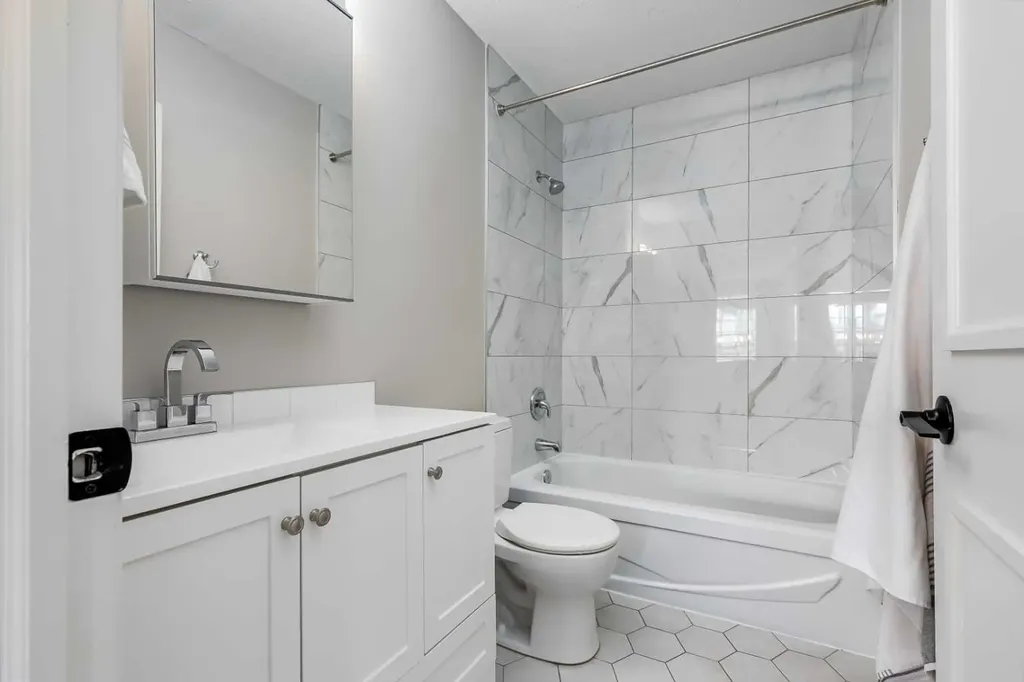 540 Shawinigan Drive SW Calgary AB T2Y 2G1